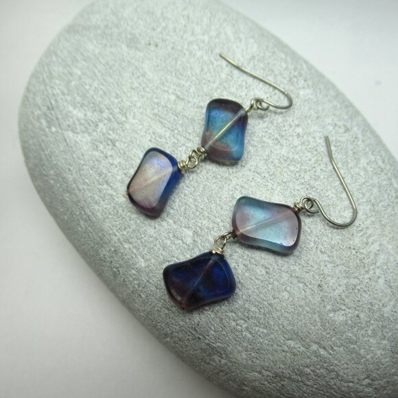 Uranium glass bead earrings - Picture 7 of 10